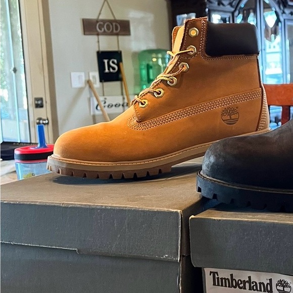 Timberland Premium 6- inch waterproof boot big kids 5.5 only worn once - Picture 1 of 2